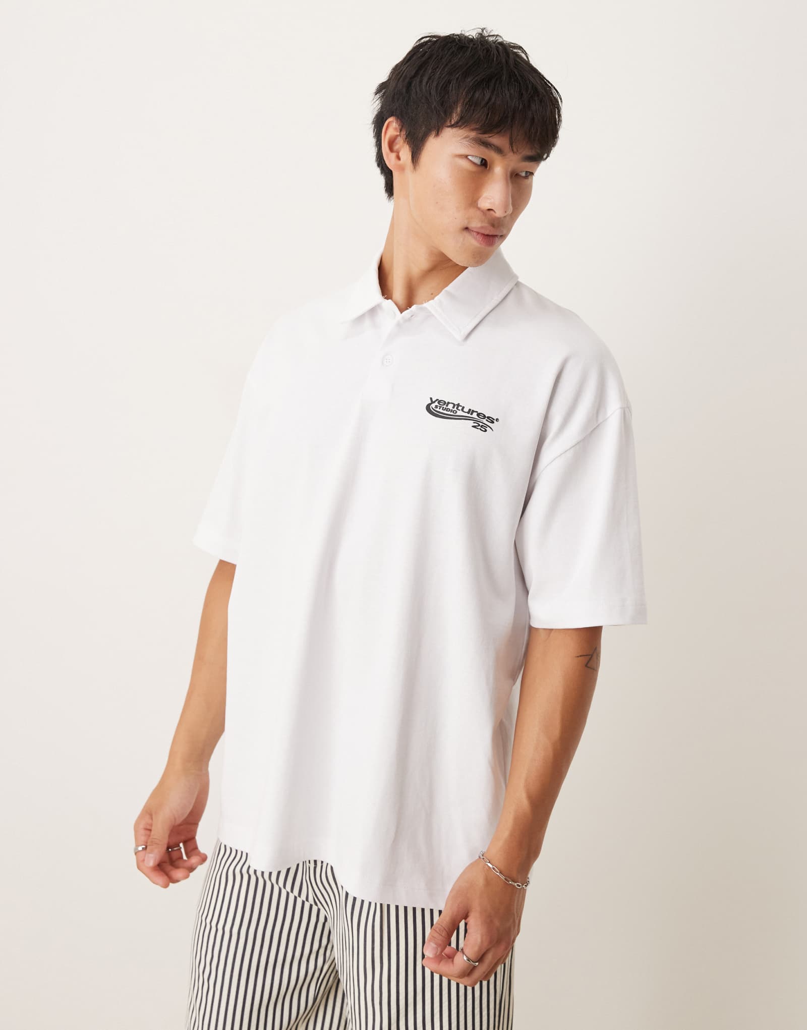 Футболка-поло ASOS DESIGN heavyweight 240gsm с принтом белого цвета