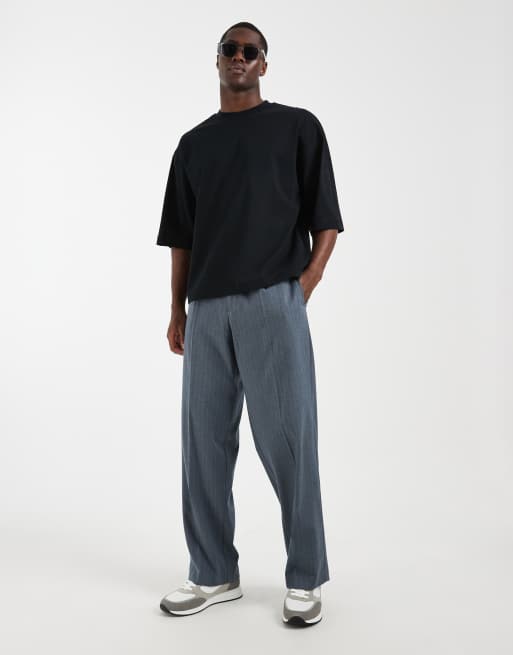 ASOS DESIGN heavyweight boxy oversized T-shirt with half sleeve in black, 2 of 5
