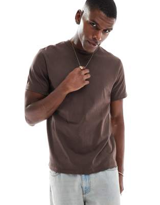 heavyweight crew neck t-shirt in brown
