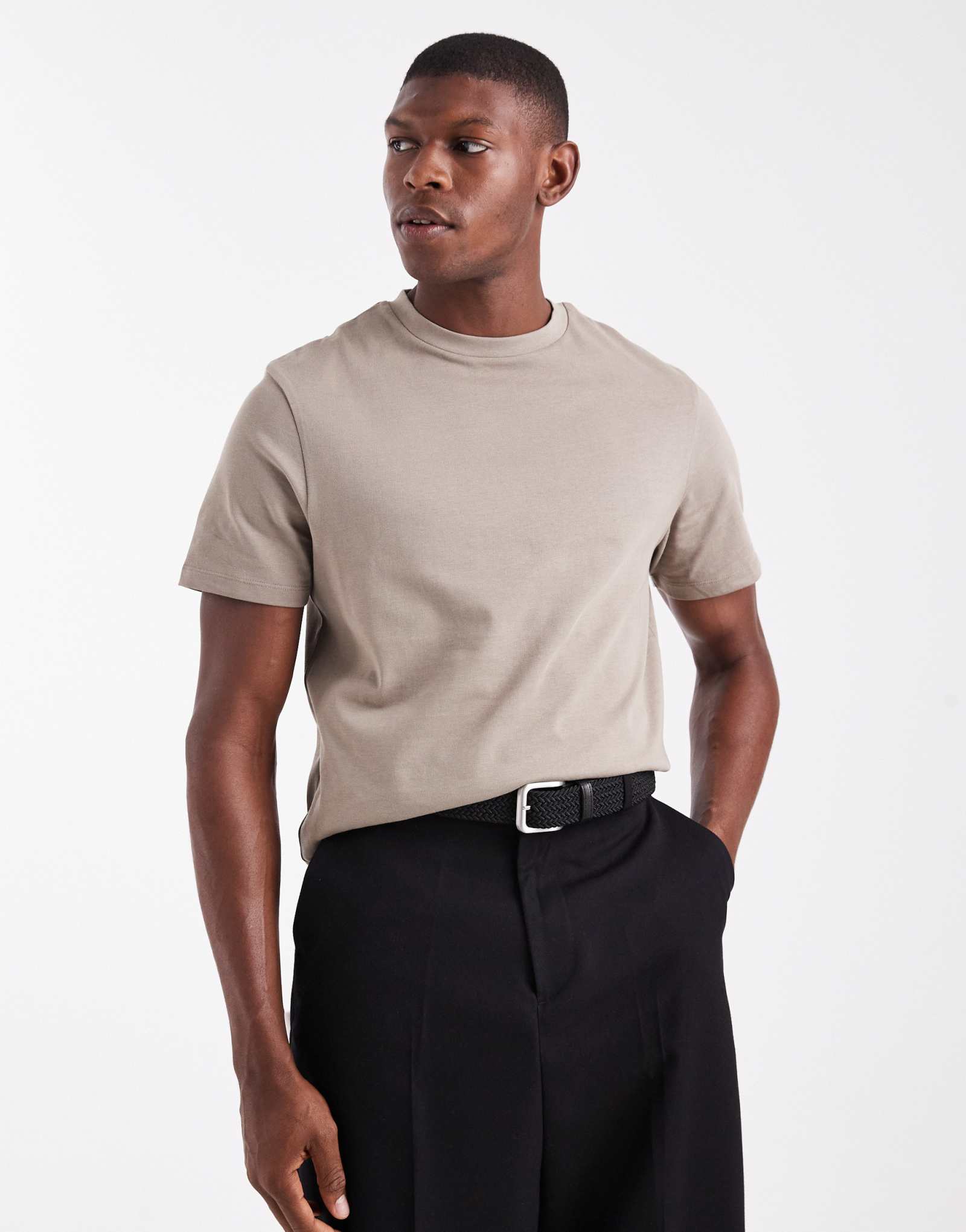  Футболка ASOS DESIGN плотная с круглым вырезом коричневая