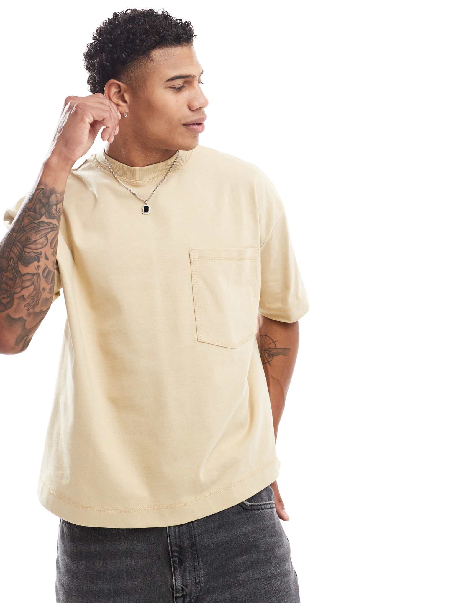 ДИЗАЙНЕРСКАЯ футболка ASOS DESIGN heavyweight oversize квадратного сечения с передним карманом желтого цвета