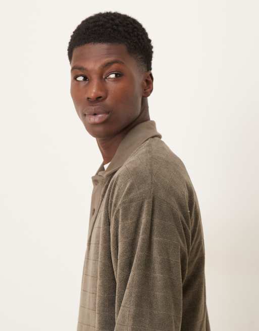 ASOS DESIGN heavyweight oversized long sleeve polo in green grid velour , 4 of 5