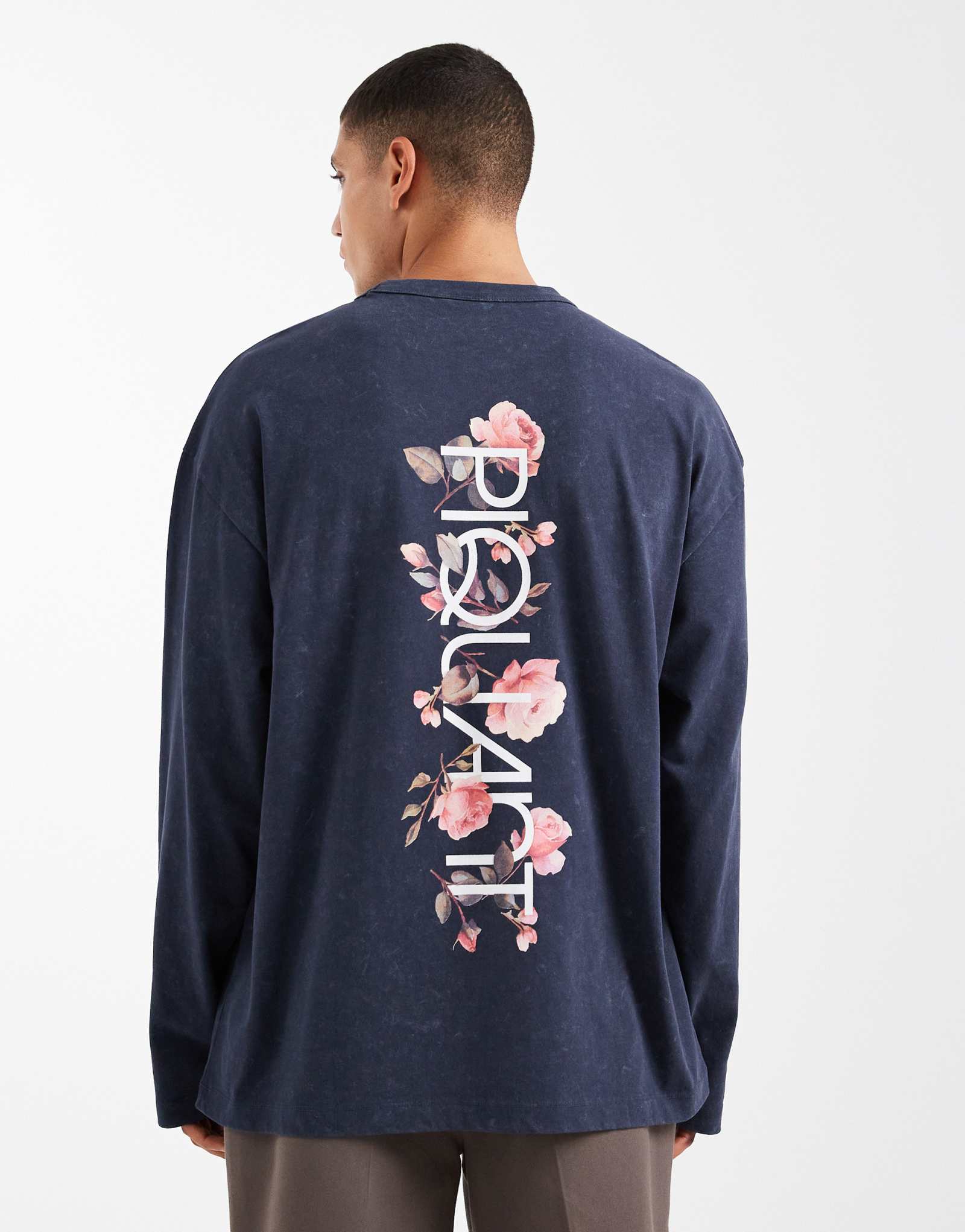 Застиранная темно-синяя футболка ASOS DESIGN heavyweight oversize с длинным рукавом и цветочным принтом на корешке