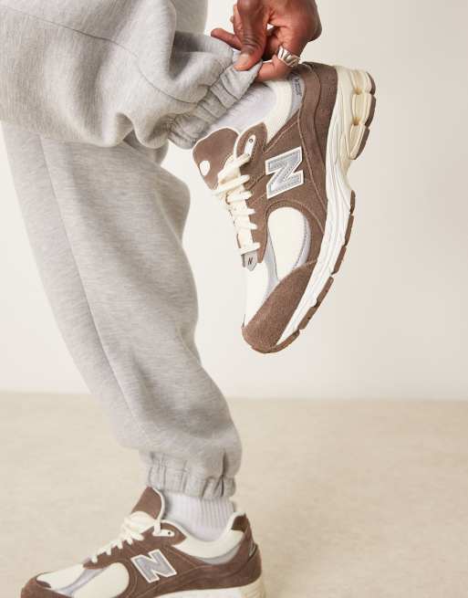 ASOS DESIGN heavyweight oversized quarter zip funnel neck sweatshirt in scuba-style fabric in gray heather , 4 of 5