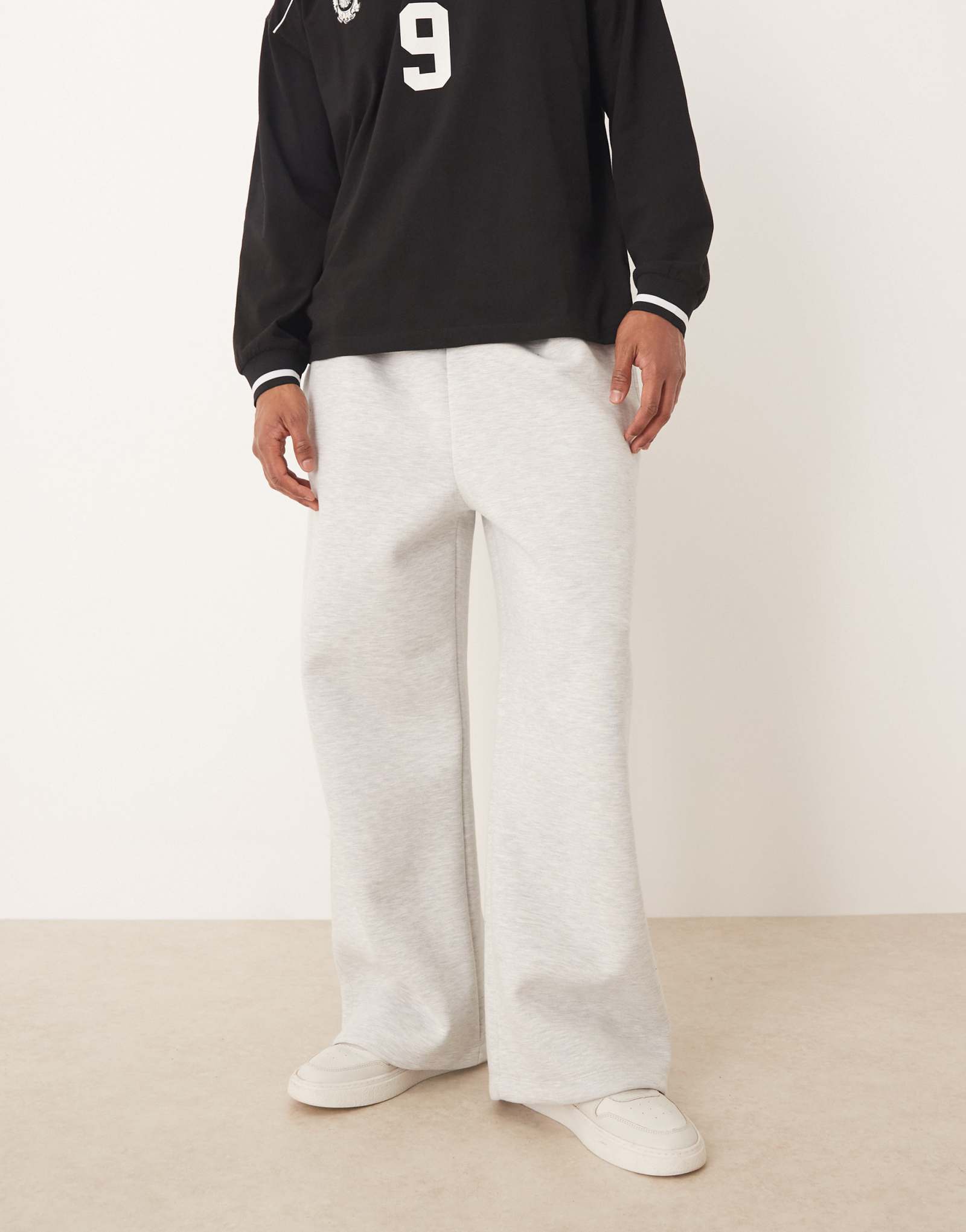 Дизайнерские спортивные брюки ASOS DESIGN heavyweight oversize из ткани в стиле скуба светло-серого цвета  