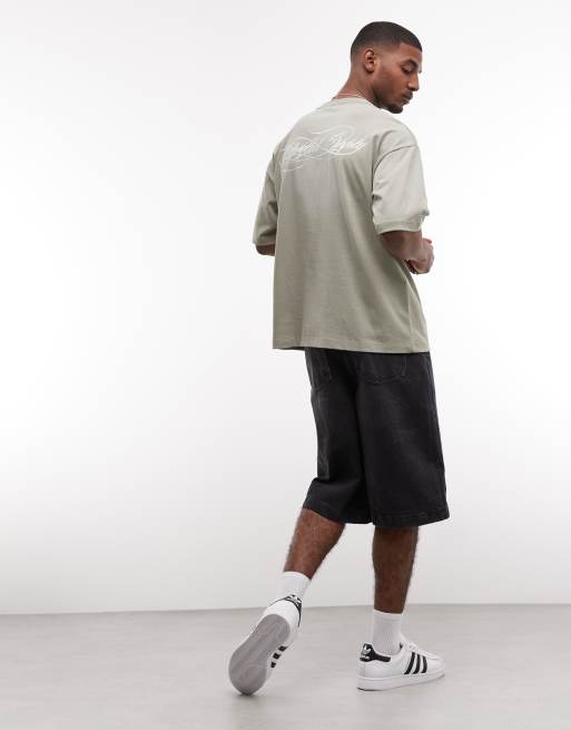 ASOS DESIGN heavyweight oversized t-shirt with script text graphic in grey wash, 2 of 5