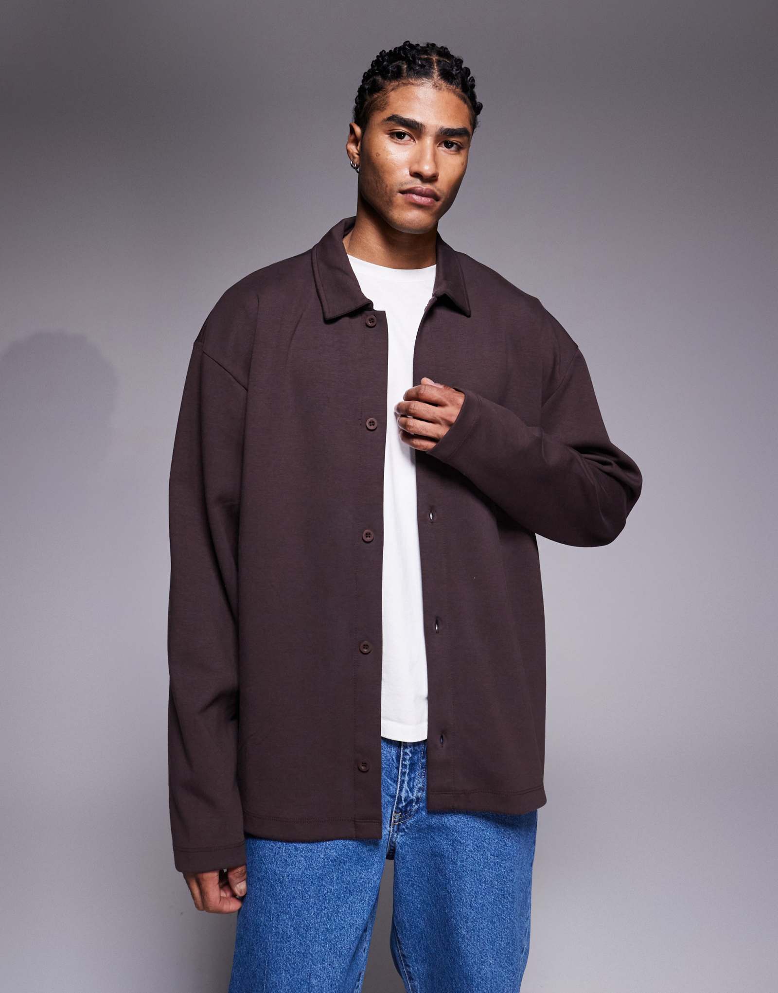 ДИЗАЙНЕРСКАЯ куртка из плотного трикотажа ASOS DESIGN свободного кроя коричневого цвета