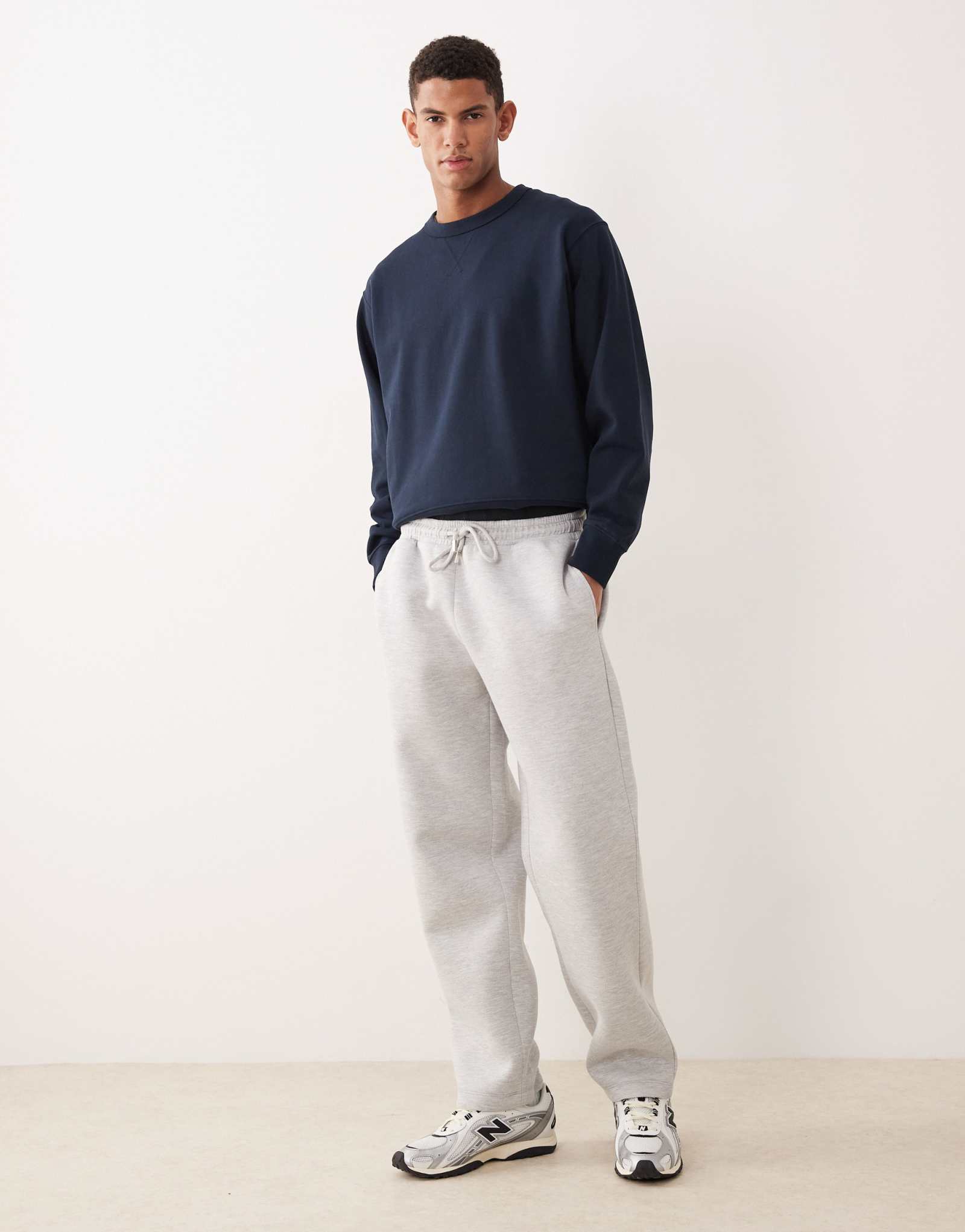 Дизайнерские спортивные брюки ASOS с прямыми штанинами в обтяжку из ткани цвета серого вереска в стиле скуба 