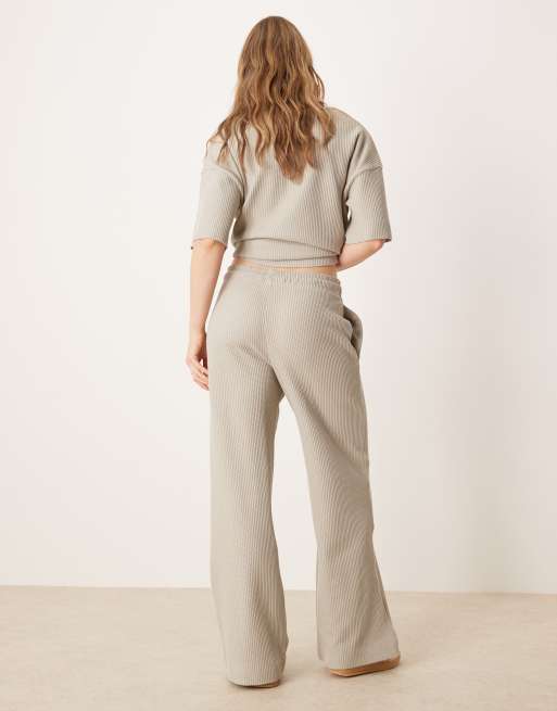 ASOS DESIGN heavyweight waffle trackies in light khaki (part of a set), 4 of 5