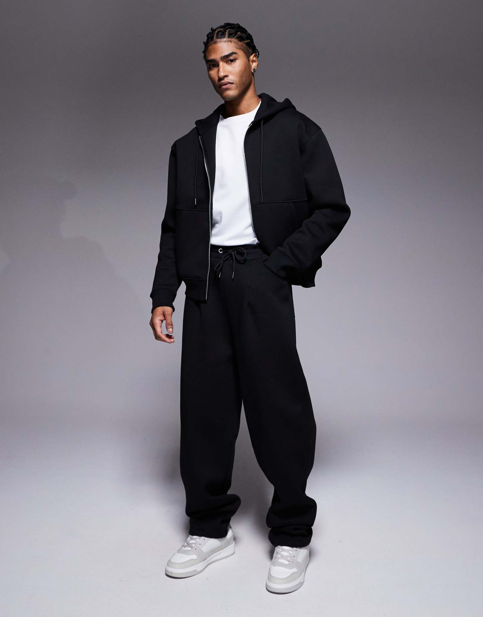 Широкие спортивные брюки ASOS DESIGN heavyweight с вытачками из ткани в стиле акваланга черного цвета 