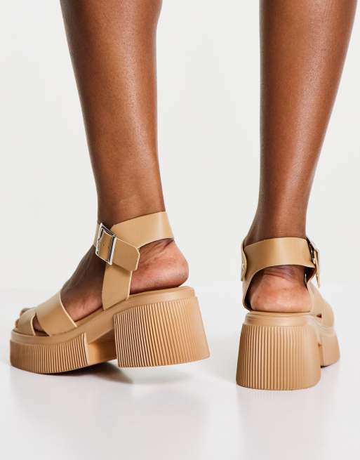 ASOS DESIGN – Hebe – Beige, grova, halvhöga klacksandaler med korsade band, 2 av 4