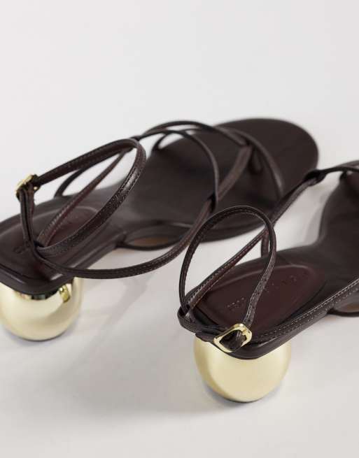 ASOS DESIGN - Hebe - Chokoladebrune sandaler med hæl med kugledetalje, tårem og stropper, 4 af 4
