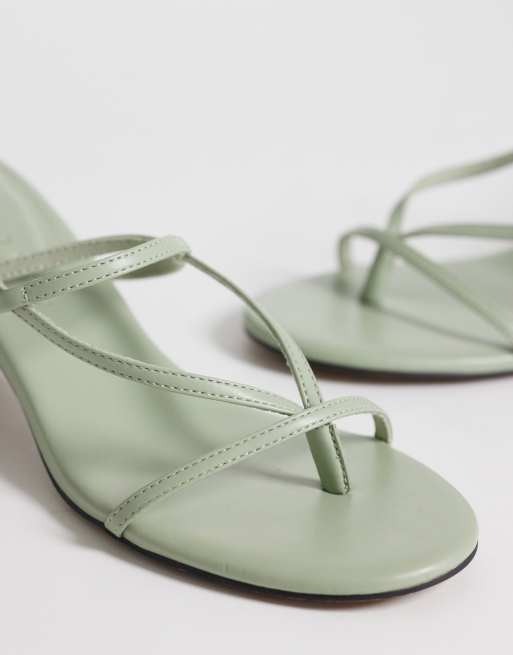 ASOS DESIGN – Hebe – Pistagegröna sandaler med rund klack, remmar och tårem, 2 av 4