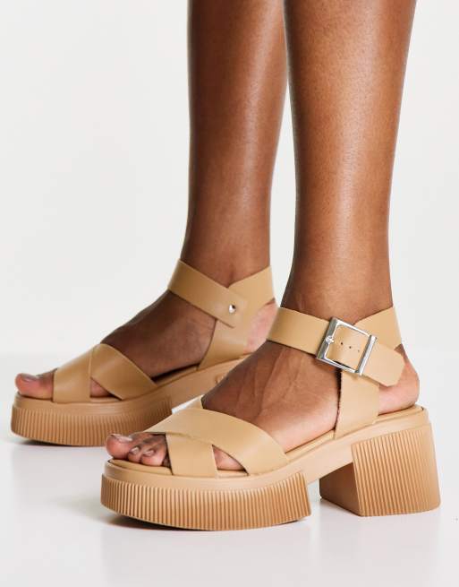 ASOS DESIGN - Hebe - Sandali beige a suola spessa con tacco medio e fascette incrociate