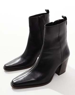 Asos Design Heeled Chelsea Boot In Black