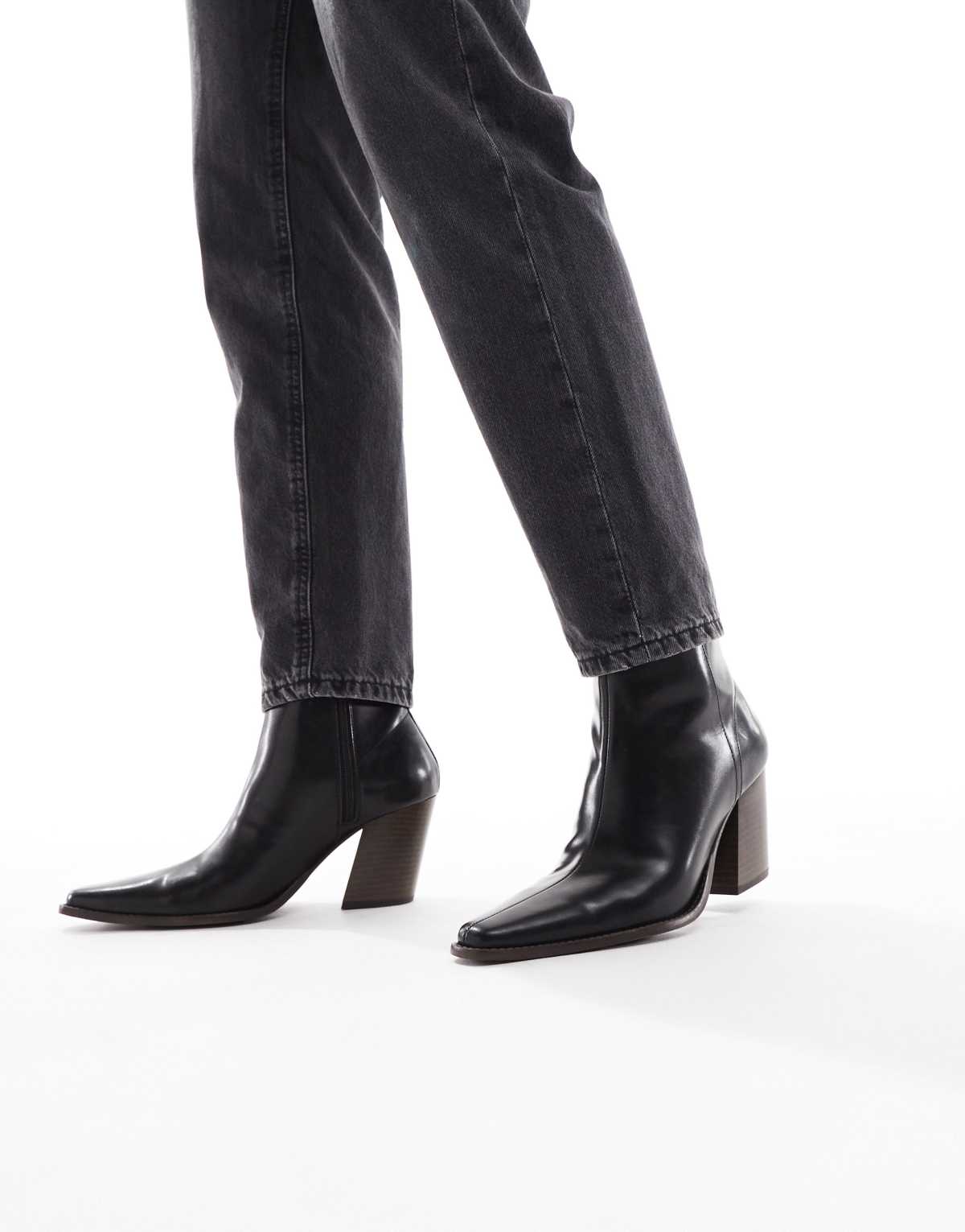 ASOS DESIGN heeled chelsea boot in black leather with natural sole