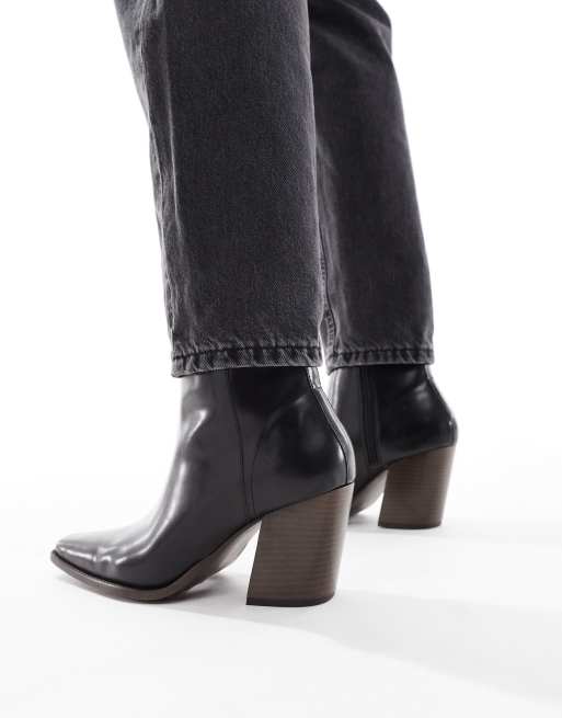 ASOS DESIGN heeled chelsea boot in black leather with natural sole