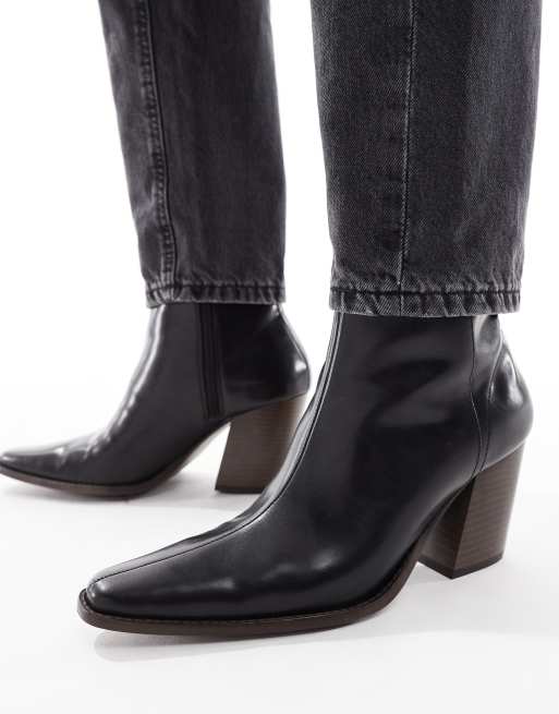 ASOS DESIGN heeled chelsea boot in black leather with natural sole