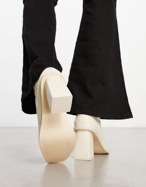 ASOS DESIGN heeled chelsea boot in cream faux leather, 2 of 4