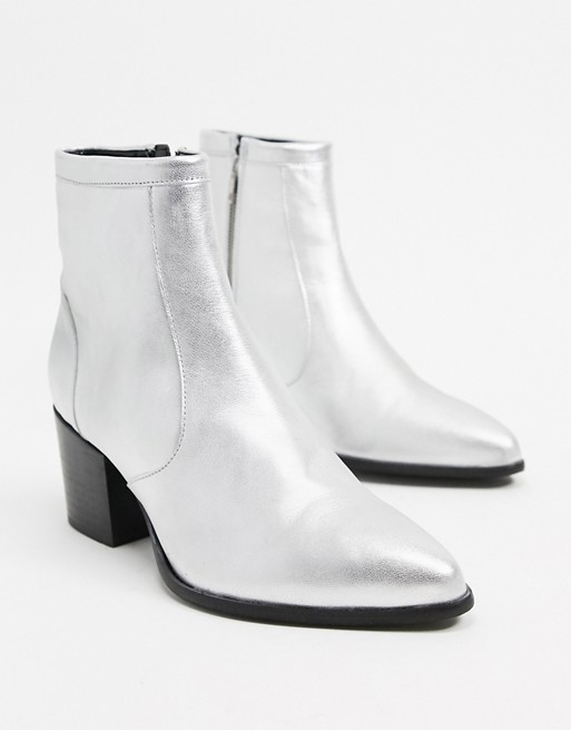 ASOS DESIGN heeled chelsea boots in silver leather with black sole