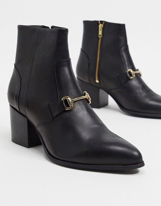 ASOS DESIGN heeled chelsea boots with pointed toe in black leather with 70's chain