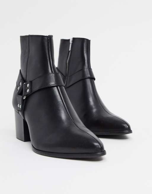 ASOS DESIGN heeled chelsea boots with pointed toe in black leather with