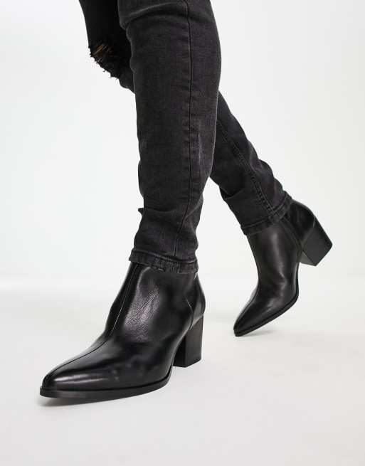 Black pointed store toe chelsea boots