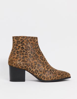 wide fit heeled chelsea boots