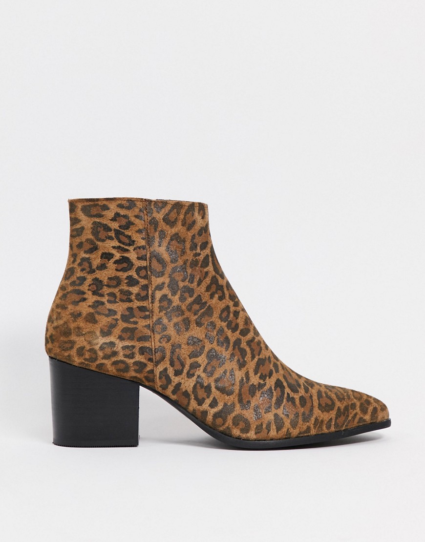 Asos Design Wide Fit Heeled Chelsea Boots With Pointed Toe In Leopard Print-brown