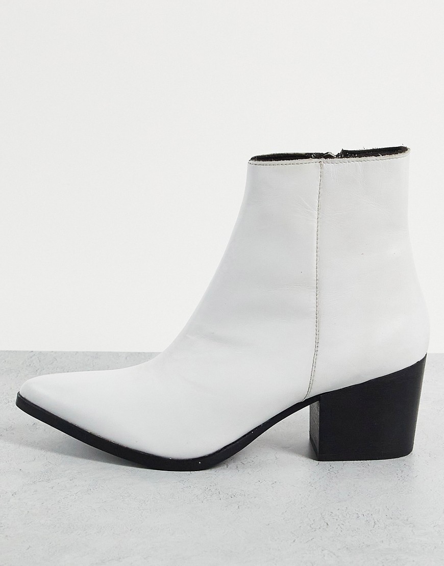 Asos Design Heeled Chelsea Boots With Pointed Toe In White Leather With Black Sole