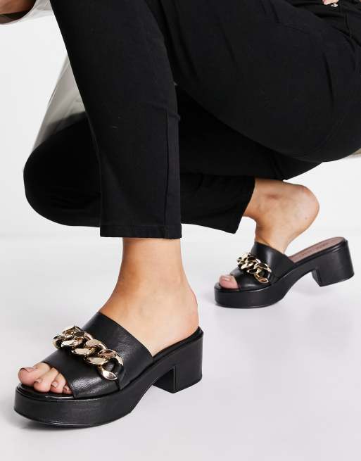 ASOS DESIGN – Heidi – Czarne skórzane sandały na platformie ze średnim obcasem i łańcuchem, 3 z 4