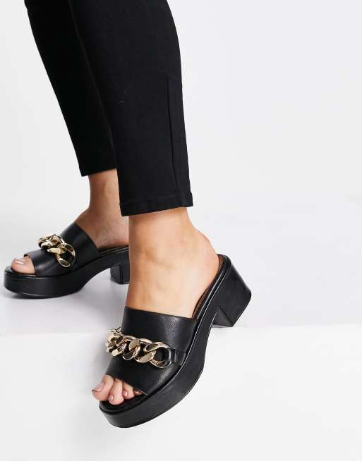 ASOS DESIGN – Heidi – Premium-Sandalen aus Leder mit Kettendetail und mittelhohem Plateauabsatz in Schwarz