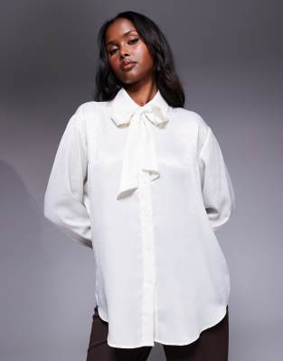 ASOS DESIGN - Hemd in Creme mit Satin-Schal-Detail-Schwarz