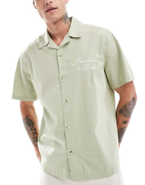 ASOS DESIGN – Hemd in Salbeigrün mit Reverskragen und Stickerei auf der Brust - view 1