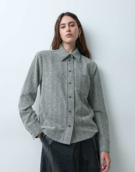ASOS DESIGN Hemd in Wolloptik mit langen Ärmeln, lockerer Passform und monochromem Fischgrätmuster, 2 von 4