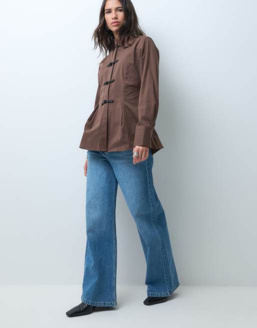 ASOS DESIGN Hemd mit Schößchensaum in Schokobraun, 3 von 4