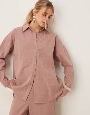 ASOS DESIGN - Hemdbluse aus Seersucker in Hellbraun mit Streifenmuster und Wickeldesign am Rücken, Kombiteil-Neutral