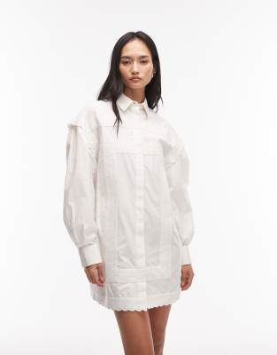 ASOS DESIGN - Hemdblusen-Minikleid aus Popeline in Weiß mit Spitzenbesatz