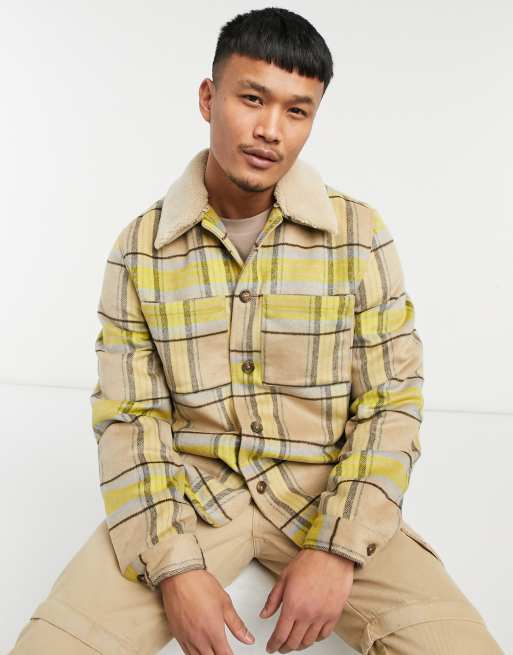 ASOS DESIGN – Hemdjacke aus Wollmischung mit gestepptem Futter und Karomuster in Gelb & Ecru