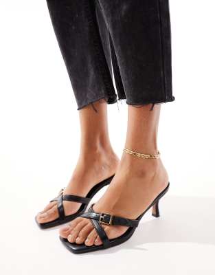 ASOS DESIGN - Hendrix - Mules in Schwarz mit Schnalle und Kittenheels