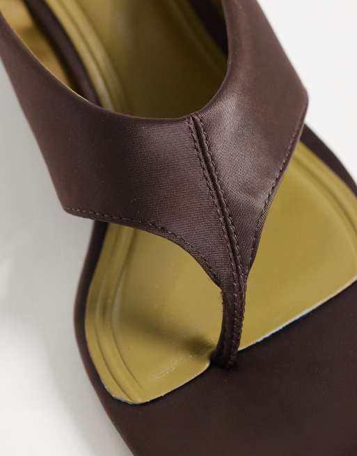 ASOS DESIGN - Hendrix - Sandales compensées à entredoigt - Chocolat, 3 de 4