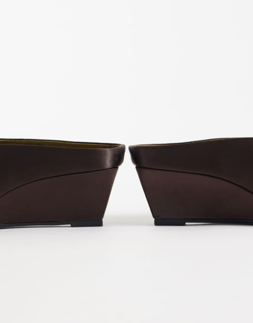 ASOS DESIGN Hendrix toe thong wedge in chocolate, 4 of 4
