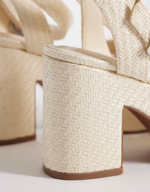 ASOS DESIGN - Henley sandalen met brede pasvorm en halfhoge hak en plateauzool in gebroken wit raffia, 4 van 4