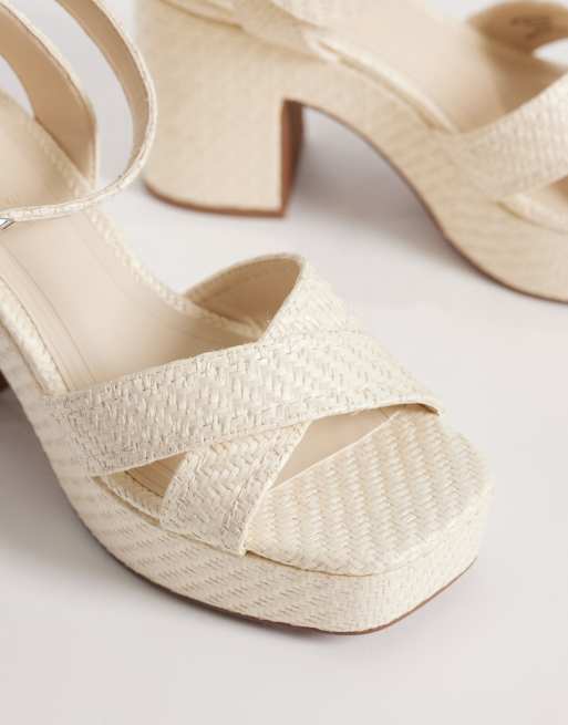 ASOS DESIGN - Henley - Sandales larges à talon mi-haut et semelle plateforme en raphia - Blanc cassé, 2 de 4
