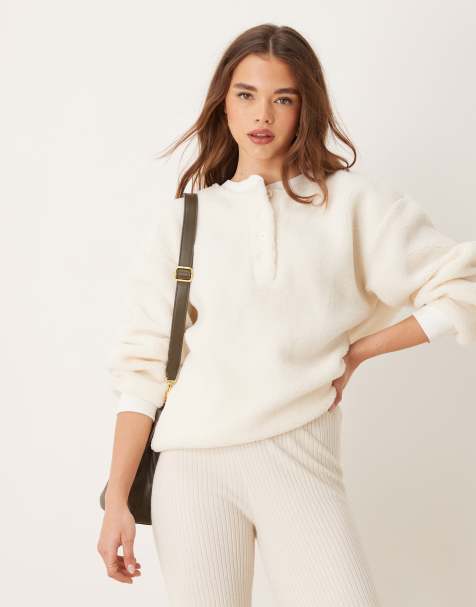 ASOS DESIGN - Henley-sweatshirt van borg met knopen in crème - view 1