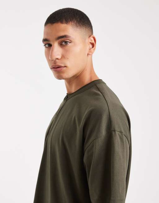 ASOS DESIGN – Henley-T-Shirt in Grün mit halblangen Ärmeln und Oversize-Schnitt , 4 von 5