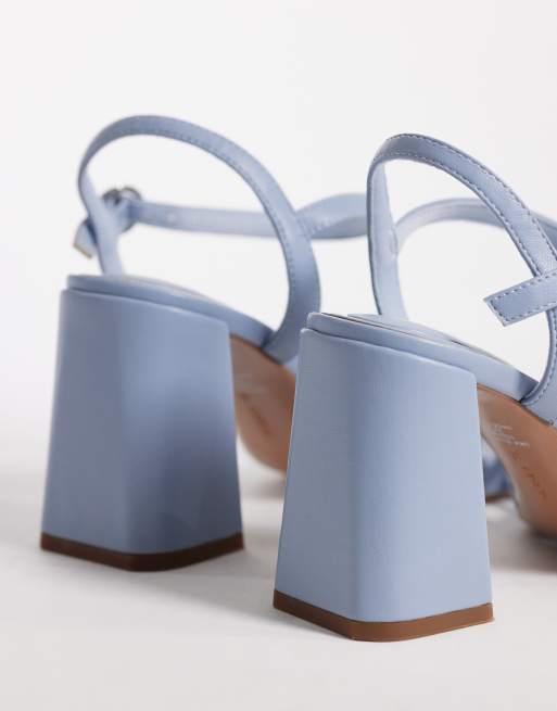 ASOS DESIGN – Heron – Sandaletten in Blassblau mit Knotendetail und mittelhohem Blockabsatz, 3 von 4