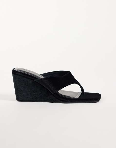 ASOS DESIGN Hiccup teenslippers met sleehak in zwart fluweel - view 1