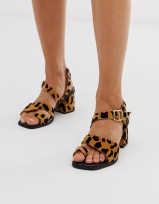 toe loop block heel