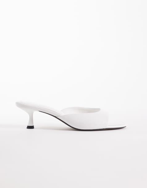 ASOS DESIGN - High-Five - Muiltjes met brede pasvorm en kittenhak in wit - view 1